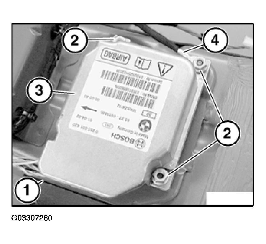 Fig. 22: Identifying Airbag Control Unit Plug Connection 65 77 016 REMOVING AND INSTALLING/REPLACING AIRBAG CONTROL UNIT (FROM BUILD DATE 07/2004) WARNING: Comply with airbag safety regulations.
