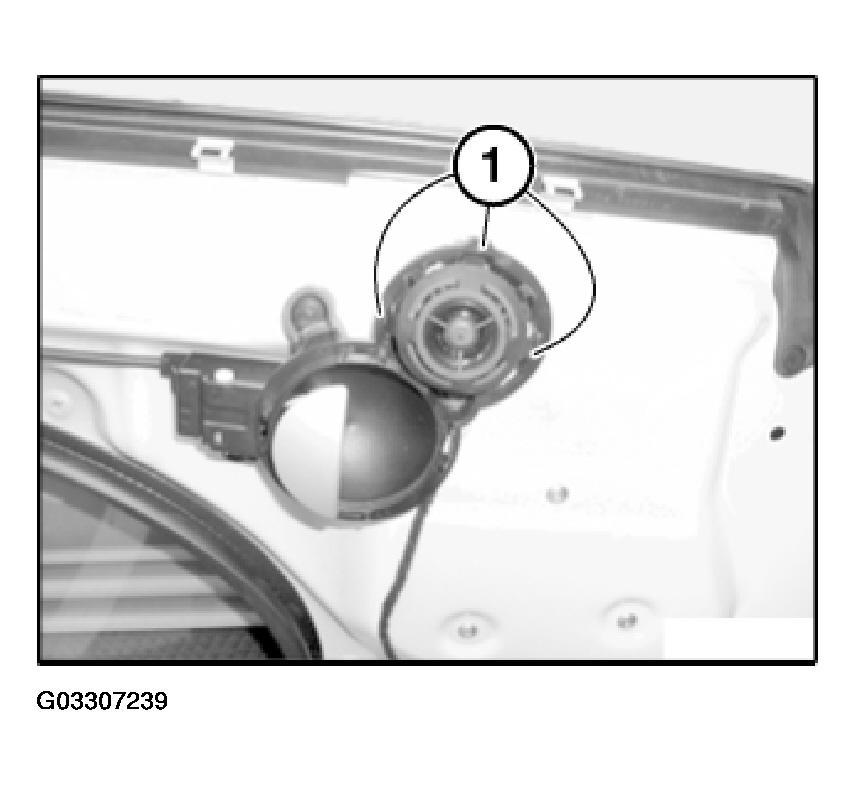 Fig. 6: View Of Guide Lugs AERIAL/ANTENNA 65 20 020 REMOVING AND INSTALLING/REPLACING ROOF AERIAL Remove trims for rear roof pillars.