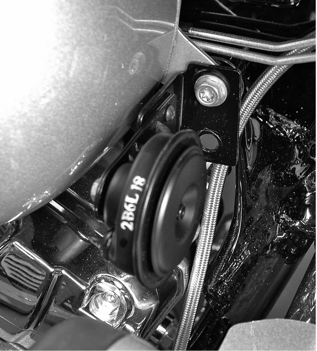 -J0447 REV. 008-08-05 CHROME FAN KIT GENERAL Kit Number 996-08 Models For model fitment information, see the P&A Retail Catalog or the Parts and Accessories section of www.harley-davidson.