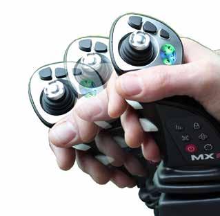 With its additional Direct Control Joystick, 2 further control axes can be operated by a comfortable thumb action: direct and progressive operation of the loaders 3 rd AND 4 th