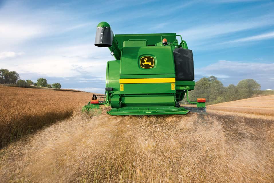 T-Series Combines 21 Two spreading choices with the Premium residue management With the premium residue management you can spread chaff as well as straw with one crop stream through the chopper.