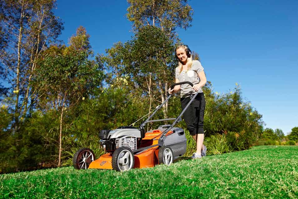 Comfortable in all conditions L LC19A LAWN MOWER