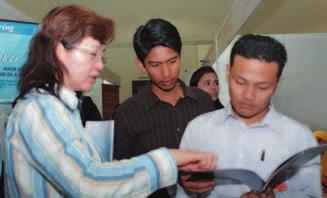 Borneo Child Aid. Sekolah tersebut menyediakan pendidikan asas kepada anak-anak pekerja Indonesia di ladang tersebut.