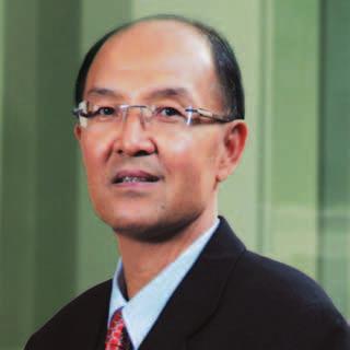 BANGKIT MENGATASI CABARAN LAPORAN TAHUNAN 09 En Soo, dilahirkan pada Januari 1955, telah dilantik sebagai Pengarah Silih Ganti pada 12 Jun 1998 dan kemudiannya sebagai Pengarah Eksekutif Kumpulan