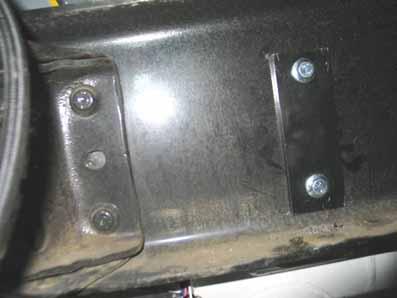 Note: Ensure that one end of the tank is not pitched up or down and that the tank is positioned level before tightening mounting fasteners. Tighten all four fasteners to specification. Figure 30.5. 5.