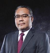 Profiles of senior management Fakhruzi Bin Ahmad Group Financial Officer (Executive Committee) Member of Executive Committee Malaysian, 42 years old Fakhruzi Bin Ahmad holds a Bachelor of Business
