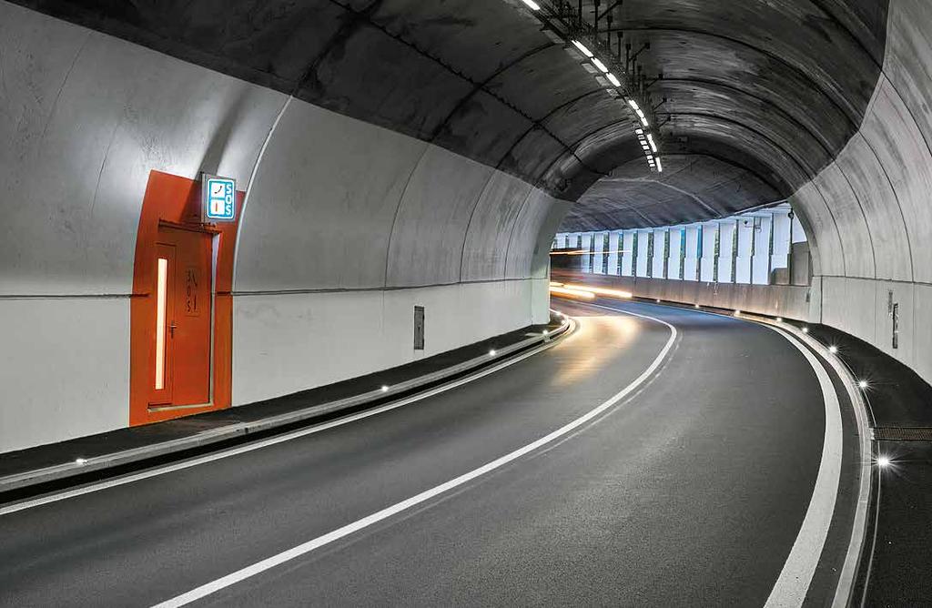 A total of 100 transition zone luminaires and 150 interior zone luminaires from Swiss tunnel lighting specialist Rigamonti, in combination with the white reflective tunnel