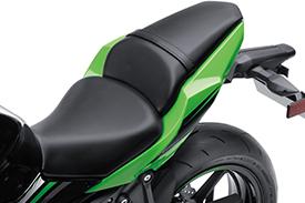 rigidity. This allowed unnecessary material to be trimmed, resulting in an extremely lightweight frame: 41 mm telescopic front forks handles the suspension a key to the new Ninja 650?