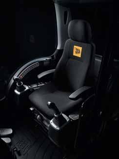 The JS500 s cab and controls are independently adjustable so that it s easy