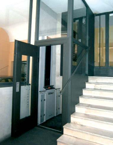Hydraulic Platform Elevator, to conserve architectual barriers that impede access for persons with reduced mobility.