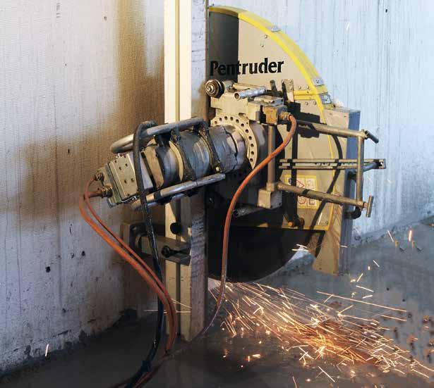 Pentruder 8-20HF Strong and versatile for all wall sawing jobs Specifications 8-20HF, 22 kw Saw blade motor Max continuous output power Min fuse Max output torque Spindle speed under load 1st gear