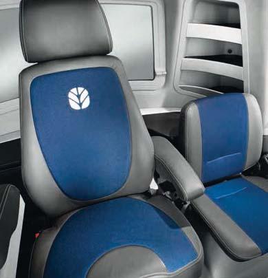 The Harvest Suite Ultra cab defines harvesting comfort. THE BEST SEAT IN THE FIELD Choose from three seating options: 1.