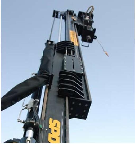 Mast attachments for excavators For foundation drilling DT85 Telescopic System Hole Range* <323 mm Recommended Excavator 21-36 ton Mast Length Telescopic System 5500 mm - 9000 mm Stroke, travel