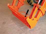 40 Digging depth mm 131 133 Overall height in carrying position mm 1880 Lift capacity to maximum height at pivot pin kg 2137 2212 Lift