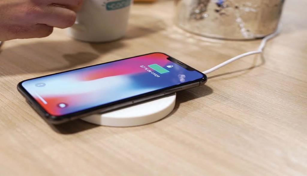 i qi WIRELESS CHARGER FAST CHARGE MiniBatt i is a practical with one high-performance induction coil and fast charging,