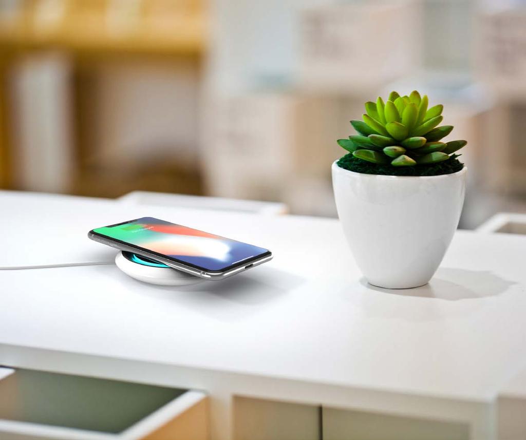 the Qi wireless charging system, including the iphone 8 / 8plus, iphone X or Samsung.