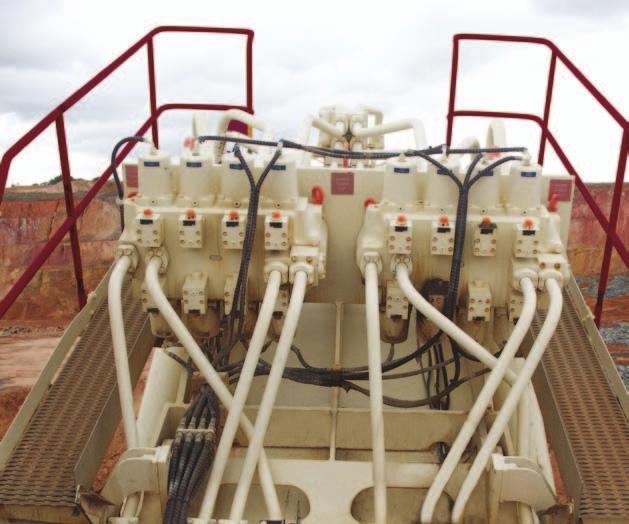 Simple & Efficient Hydraulic System The main hydraulic valve block is located on top of the boom.