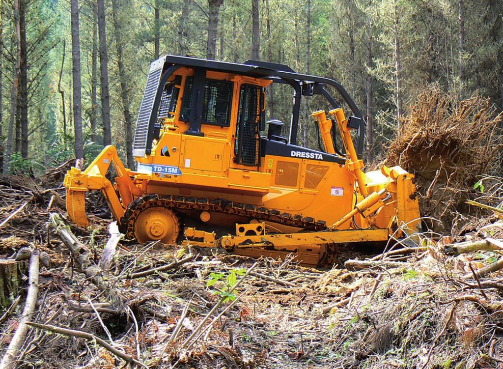 CAB SCREENING PACKAGES Front and rear forestry sweeps are for use with canopy ROPS or cab with ROPS, and the Screening Packages are available as optional attachments for all dozers starting from