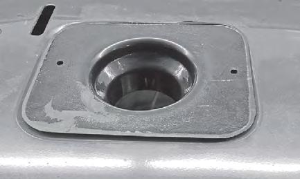 Install each defrost duct into the dash defrost duct outlet, and secure them using