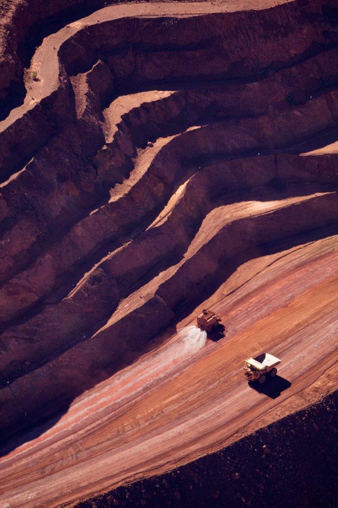 18 In summary Our Pilbara Operations are part of a truly global mining business Running it efficiently, while expanding within time and cost constraints, is how Rio Tinto creates