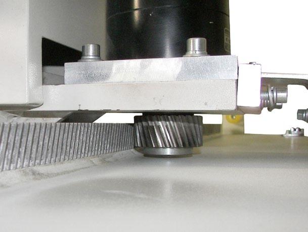 This eliminates belt stretch inaccuracies, assuring high-speed machining while the system positions