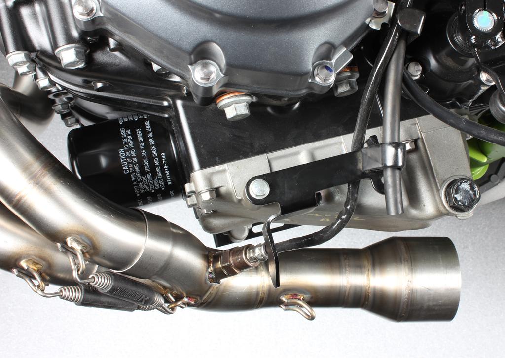 lambda sensor into the collector, to specified torque (F 12).