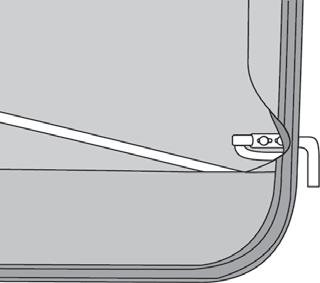 Close the door and check all sides to make sure that it fi ts properly against the body.