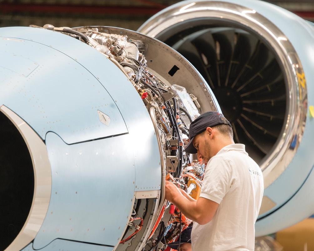 PROPULSION POWERING BUSINESS JETS SAFRAN PROVIDES BUSINESS AIRCRAFT MANUFACTURERS WITH ENGINES AND NACELLES SEPARATELY OR AS AN INTEGRATED PROPULSION SYSTEM.
