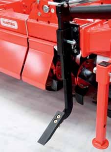 This optional can transform the rotary tiller in a real combined machine, the hydraulic system lift the seed drill during transport