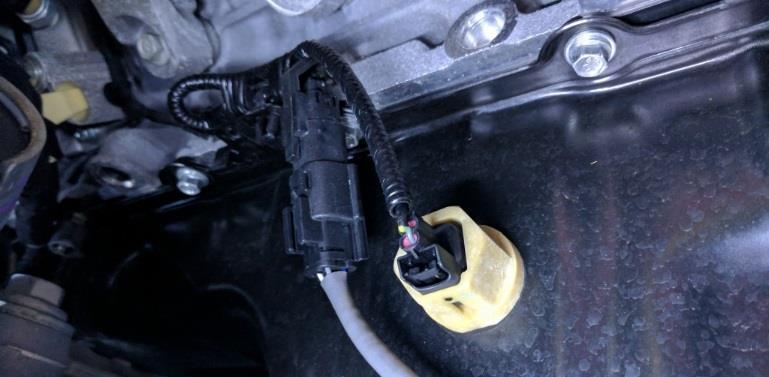 Save for reinstallation (Install Step 24). 7. Locate the flange connecting the passenger catalytic convertor to the manifold.