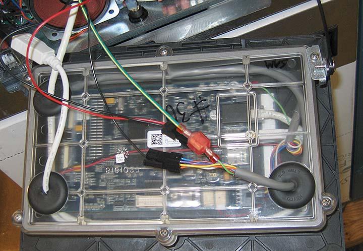 1.9.3 Replacing the Controller or the Controller Wiring Harnesses 1. Disconnect the fryer from the electrical power supply.