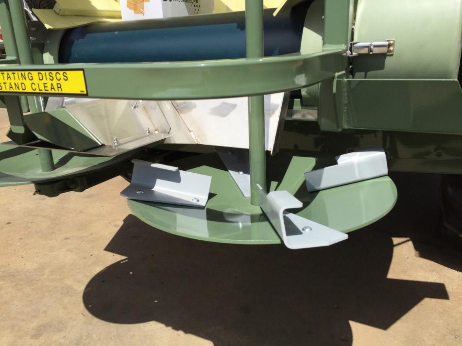 5.5 Type D/D2 Spinner, Vanes and Fertiliser Deflector Multispreads from 2012 production are fitted with two 600mm diameter spinners.