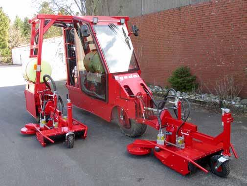 3-rowed Gantry tractor with fertilizer equipment Tecnical data basismachine: 50 HP Kubota Hydrostatic driven 0-18 km 2 speed