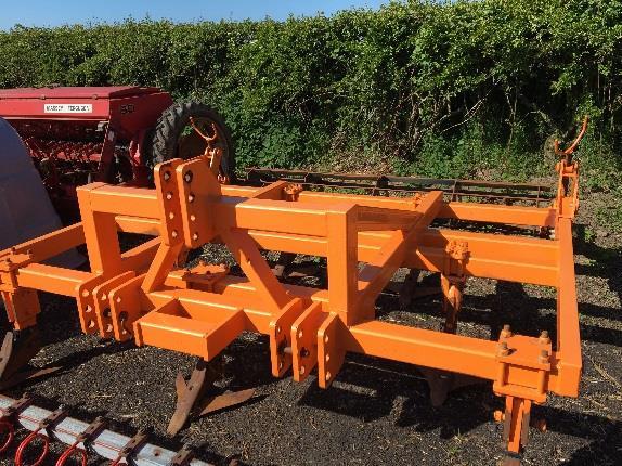 FARM MACHINERY Overum 5 furrow reversible plough Howard Para Plow Howard 3m Roto Labour with