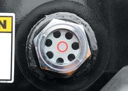 Remote type drain port It is now easier to change your engine oil,