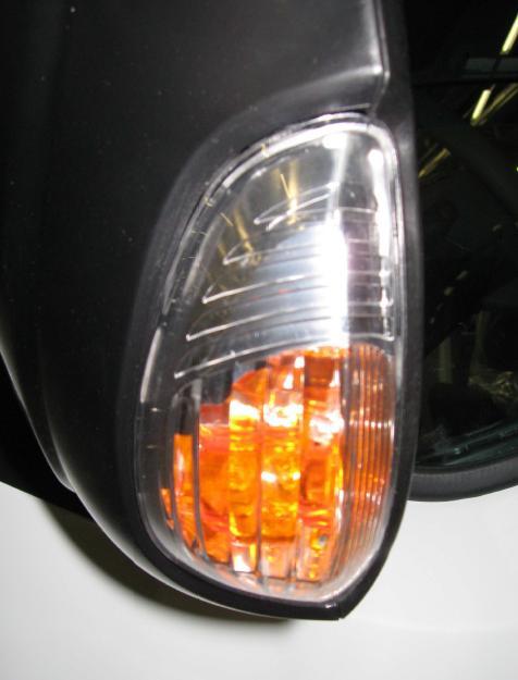 When the regulations so require, vehicles that are longer than 6 metres must use 16 W bulbs in their side indicators. The "UZB" option meets this requirement.