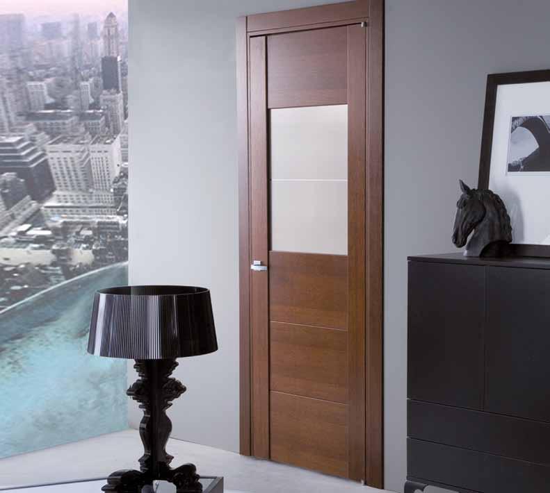 PASSO Alto interior door leaves TECHNICAL SPECIFICATION LEAF STRUCTURE non-rebated system a rail and stile set made of laminated wood, topped with two flush HDF boards covered with natural veneer or