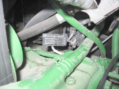 SA Module Harness 8. Connect the dummy plug to the end of the original vehicle s AutoTrac valve harness to protect it from dirt and damage while it is disconnected as shown in Figure 6-9.
