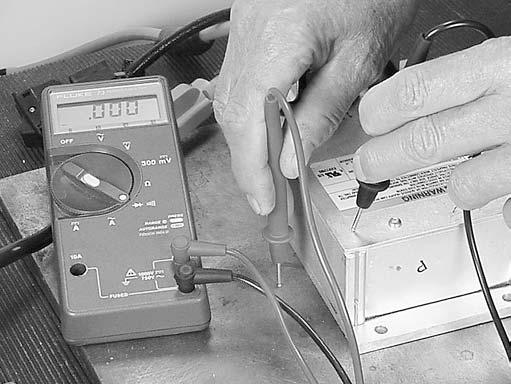 TESTING THE POWERLINK SYSTEM If a problem occurs and the POWERLINK system is suspect, it is important to follow the test procedure exactly in the order shown to isolate the faulty component. 1.