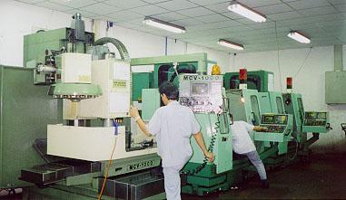 400 t) Plastic Insert Machine CNC Machining CNC Lathe CNC EDM Spark CNC