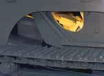Minimum ground clearance When traveling: 300 mm When crushing: 100/200 mm Conveyor elevation system Easy maintenance and safety Maximum