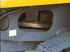 Wide openings on the side frames also ensure easy access to the space below the crusher