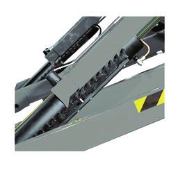 Hydraulic levelling system by means of a patented synchronisation device assures constantly