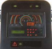 Tandem oil check point is conveniently located at the end of the tandem. Service meter is located in the electronic monitoring system.