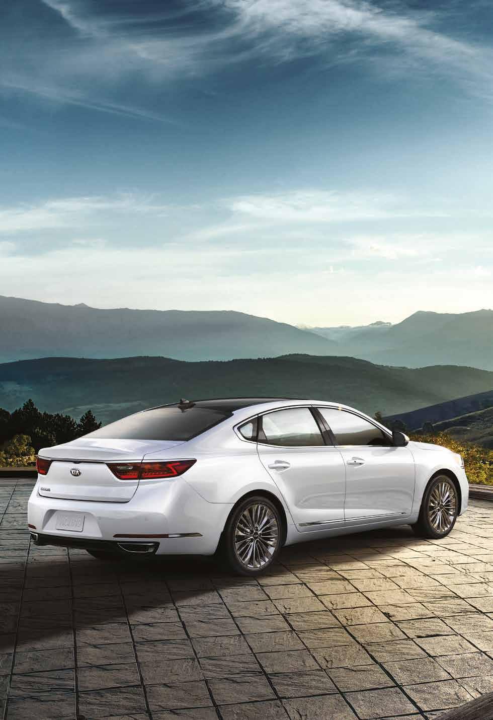KIA.CA/CADENZA OVERVIEW We crafted EVERY DETAIL with you in mind The genius is in the details the sweeping