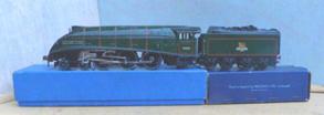 02B Hornby Dublo Locomotives - 3-rail EDL11 3-rail 4-6-2 Tender Locomotive, BR gloss green No. 60016 Silver King. Excellent condition.