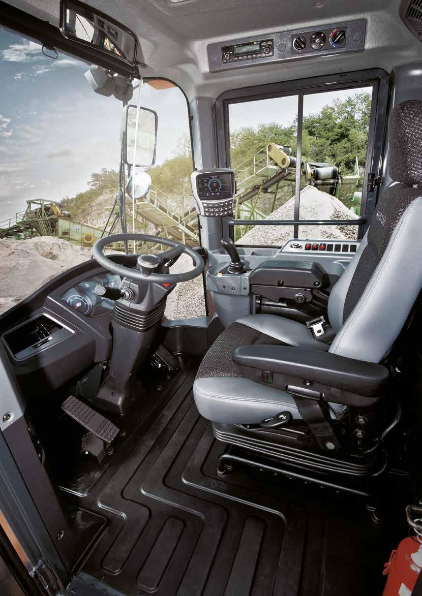 INFOTAINMENT FRONTIER Enhanced Instrument Panel for Easier Monitoring The HL900 Series is optimized to enable operators to