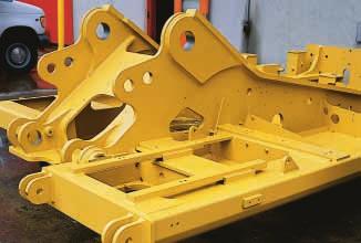 Track roller frames may be extended to provide 4470 mm (14'8") overall width with 750 mm (30") track shoes. Track frames are bolted to the carbody and may be removed for shipping.