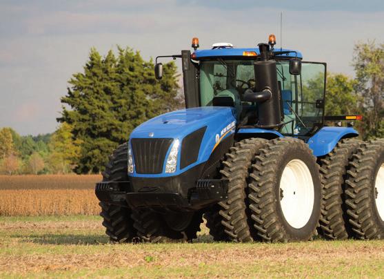 T9 SERIES TRACTORS Command the power of up to 682 horses in ultimate comfort. Extreme levels of engine and hydraulic power are housed in a chassis to match your operational needs.