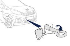 Practical information Towing the vehicle Your vehicle can only be towed at the front. F Take the removable towing eye stowed in the tool box, under the boot carpet.